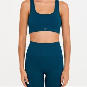 SETactive Cove Box X Bra + Leggings